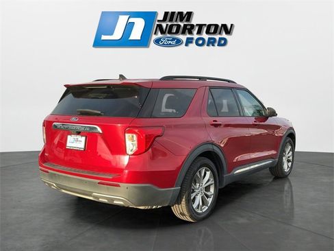Used 2021 Ford Explorer XLT w/ Equipment Group 202A image 3