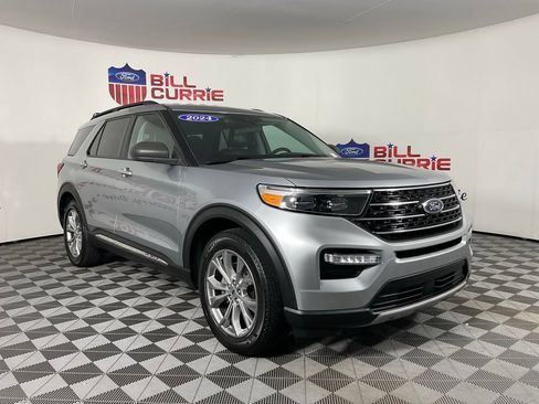 Certified 2024 Ford Explorer XLT w/ Equipment Group 202A RWD image 1