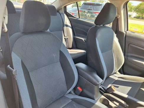 Used 2025 Nissan Versa SV FWD image 28