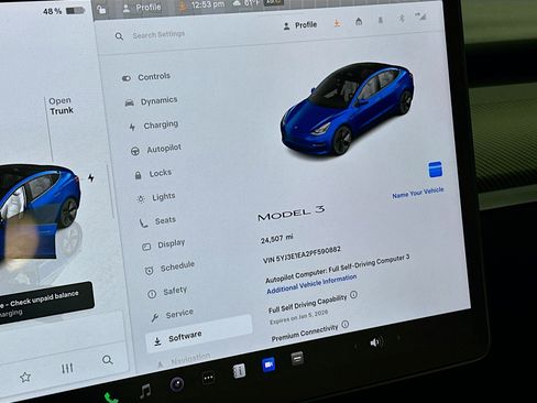 Used 2023 Tesla Model 3 Standard Range image 18