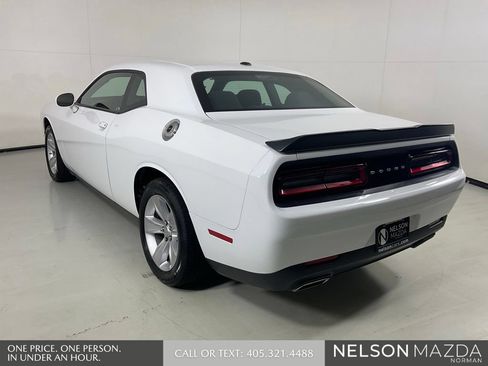 Used 2023 Dodge Challenger SXT RWD image 7