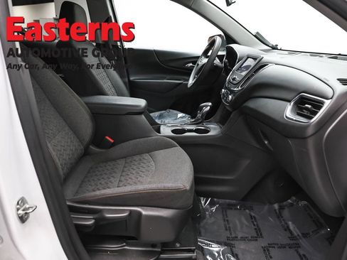 Used 2022 Chevrolet Equinox LT FWD image 23