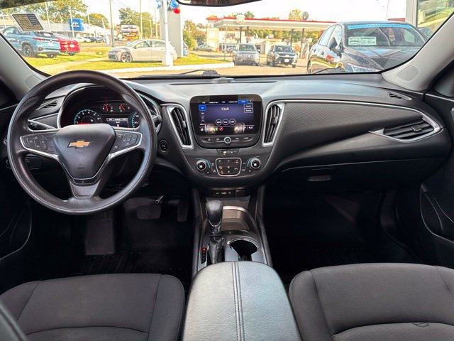 Used 2021 Chevrolet Malibu LT FWD image 5