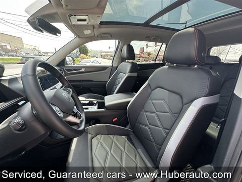 Used 2025 Volkswagen Atlas Peak Edition SE AWD/4WD image 26
