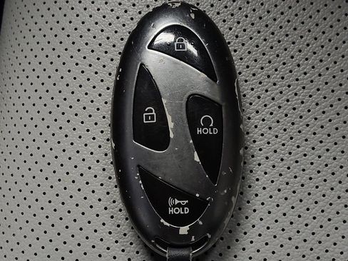 Used 2024 Hyundai Elantra Limited image 32