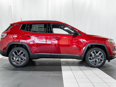 New 2026 Jeep Compass Latitude image 3