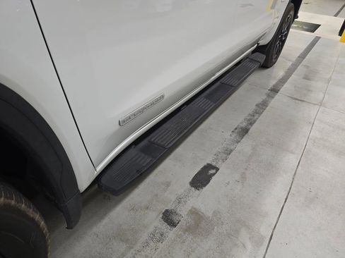 Used 2020 GMC Sierra 1500 Elevation w/ Elevation Value Package AWD/4WD image 11