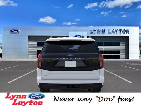 New 2025 Ford Expedition Active image 5