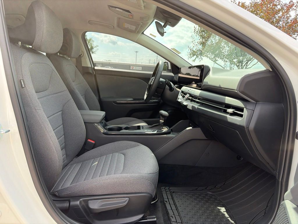 Used 2025 Kia K4 EX FWD image 28