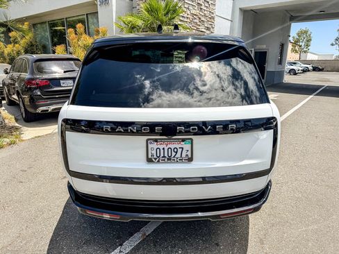 Used 2024 Land Rover Range Rover Long Wheelbase Autobiography AWD/4WD image 12