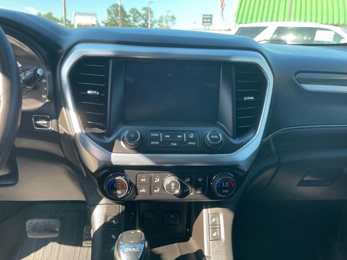 Used 2018 GMC Acadia SLT AWD/4WD image 17