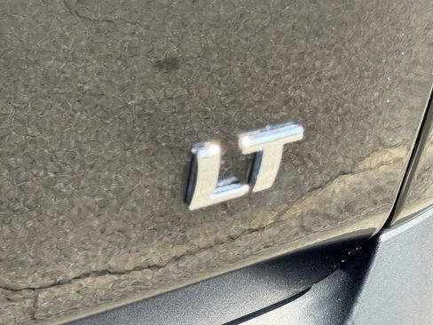 Used 2023 Chevrolet Traverse LT image 28