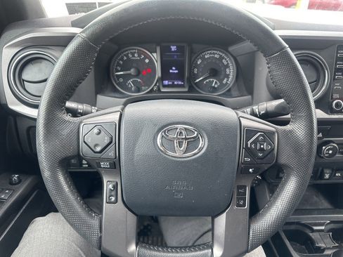 Certified 2020 Toyota Tacoma TRD Sport image 8