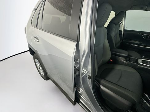 Used 2022 Toyota RAV4 LE FWD image 27