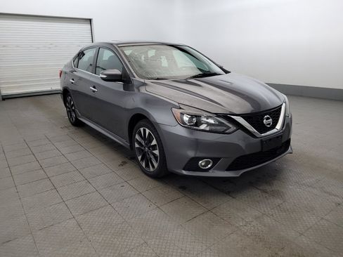 Used 2019 Nissan Sentra SR w/ Premium Package (SR) FWD image 13