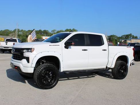 Used 2024 Chevrolet Silverado 1500 RST w/ Redline Edition AWD/4WD image 5