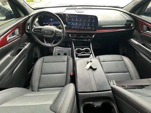 Used 2024 Chevrolet Traverse Z71 w/ Enhanced Driving Package AWD/4WD image 18