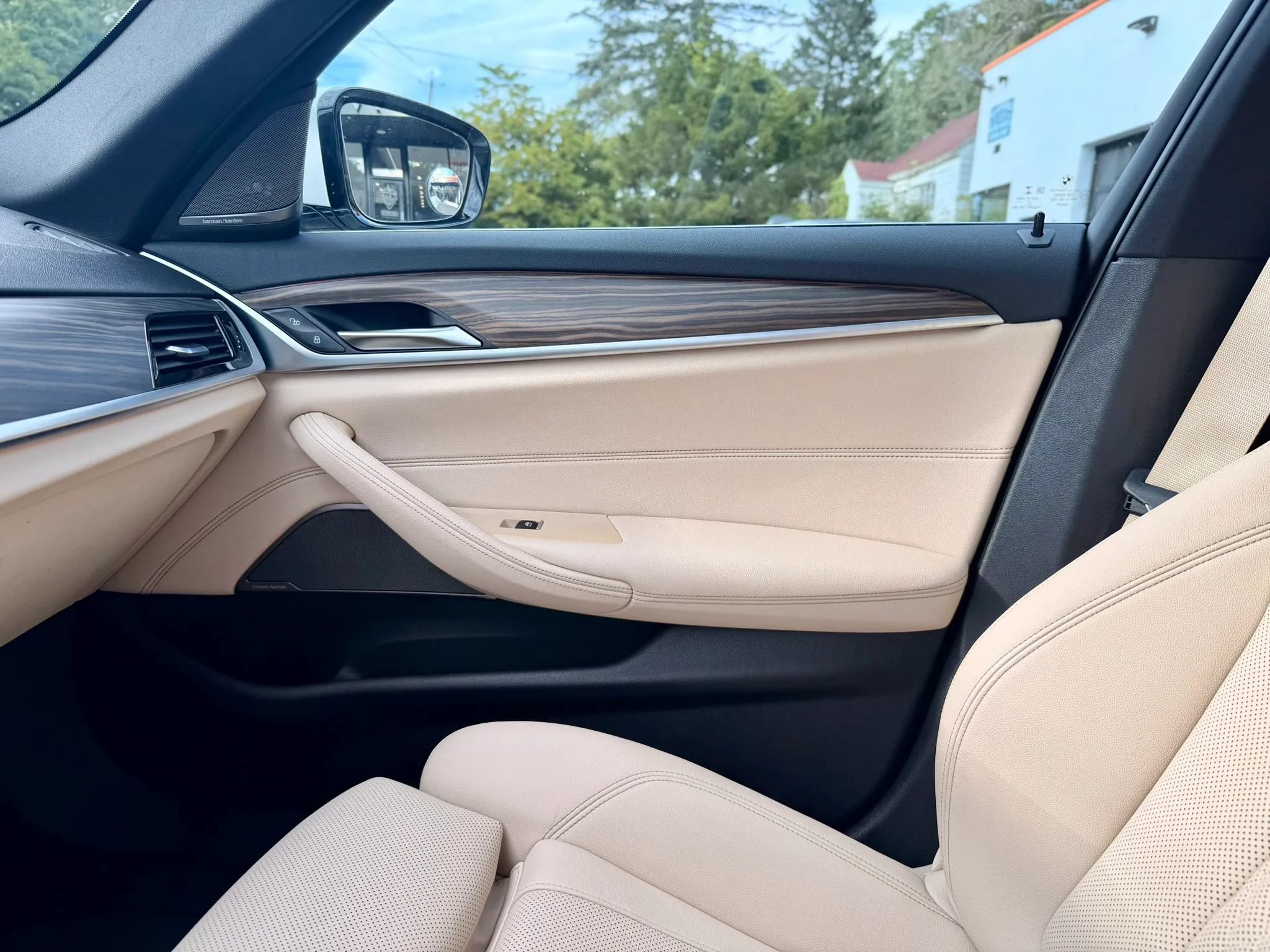Used 2022 BMW 530i xDrive w/ Premium Package AWD/4WD image 20