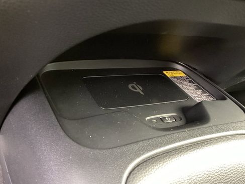 Used 2025 Toyota Corolla SE w/ SE Premium Package image 17