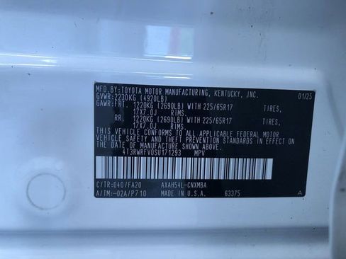 Used 2025 Toyota RAV4 XLE AWD/4WD image 33