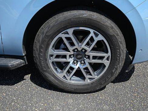 Used 2025 Ford Expedition Active AWD/4WD image 15