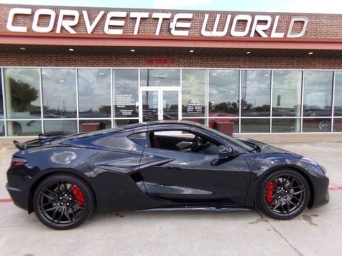 Used 2024 Chevrolet Corvette Z06 image 4