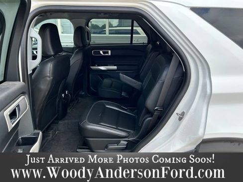 Used 2023 Ford Explorer XLT w/ Equipment Group 202A AWD/4WD image 17
