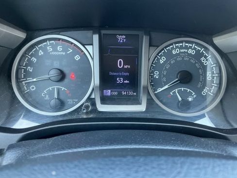 Used 2018 Toyota Tacoma SR5 RWD image 14