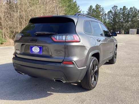 Used 2019 Jeep Cherokee Latitude Plus image 5