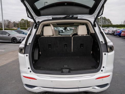 Used 2024 Buick Enclave Avenir w/ Avenir Technology Package image 5