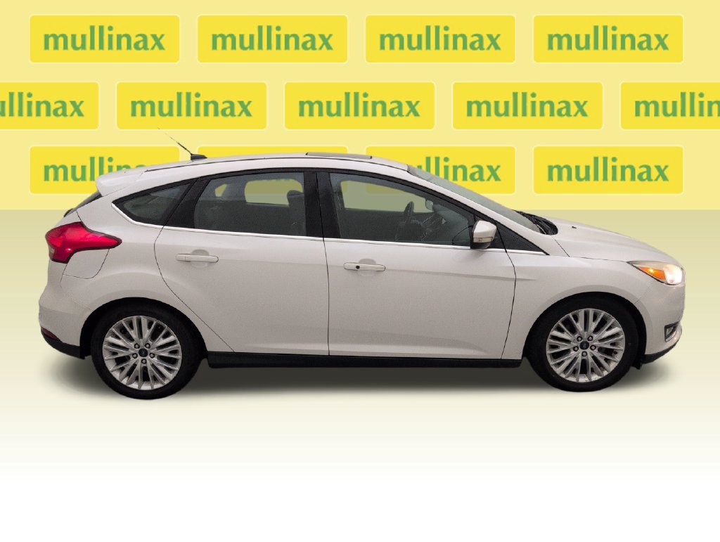 Used 2017 Ford Focus Titanium FWD image 2