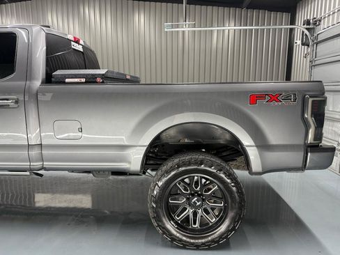 Used 2022 Ford F350 Platinum w/ FX4 Off-Road Package AWD/4WD image 5