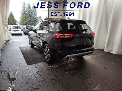 Used 2025 Ford Escape Platinum image 2