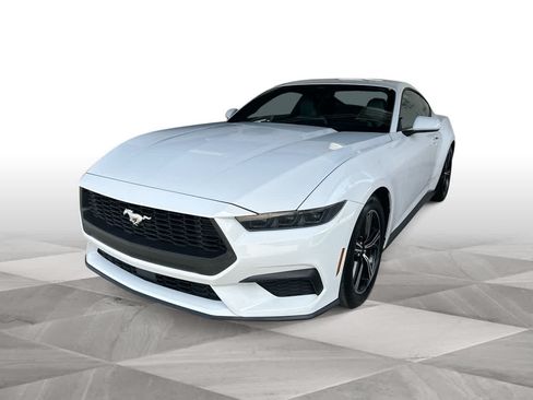 Used 2025 Ford Mustang Coupe RWD image 1