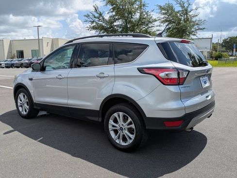 Used 2018 Ford Escape SE w/ SE Sync 3 Package FWD image 6