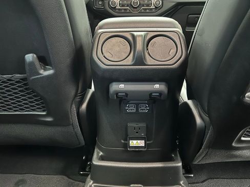 Used 2024 Jeep Wrangler Unlimited Rubicon w/ Technology Group image 16