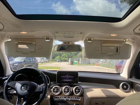 Used 2017 Mercedes-Benz GLC 300 4MATIC image 29