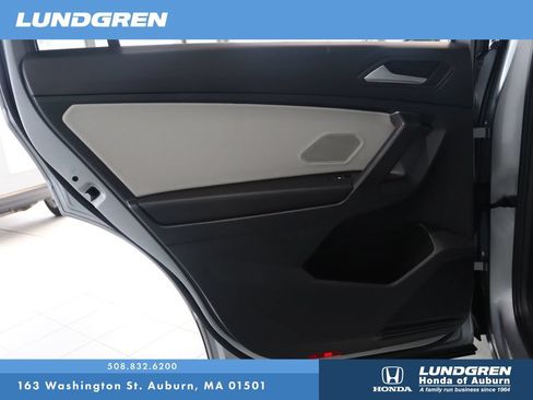 Used 2021 Volkswagen Tiguan SE AWD/4WD image 13