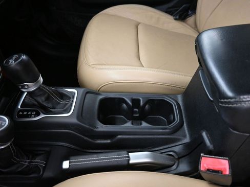 Used 2018 Jeep Wrangler Unlimited Rubicon image 20