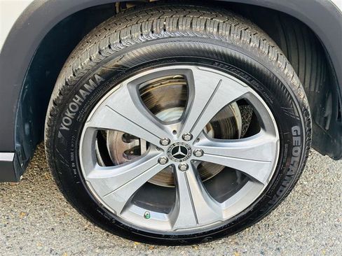 Used 2021 Mercedes-Benz GLS 450 4MATIC image 21