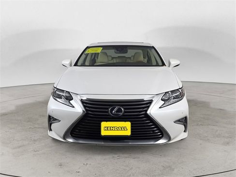 Used 2018 Lexus ES 300h image 8