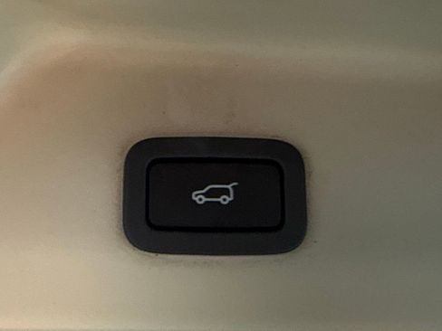 Used 2016 Land Rover Range Rover Supercharged AWD/4WD image 10