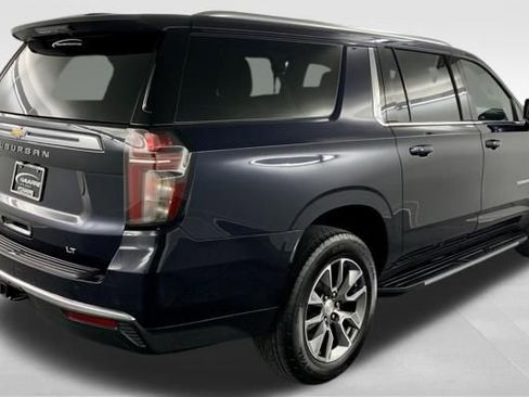 Used 2024 Chevrolet Suburban LT w/ Luxury Package RWD image 9