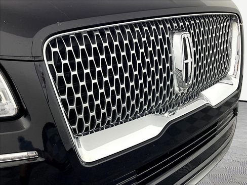 Used 2019 Lincoln Navigator L Select AWD/4WD image 32