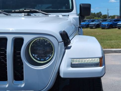 Used 2023 Jeep Wrangler Unlimited Sahara w/ Cold Weather Group AWD/4WD image 12