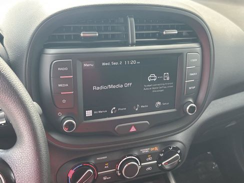 Used 2025 Kia Soul LX w/ LX Technology Package FWD image 15