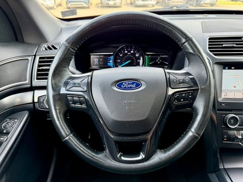 Used 2018 Ford Explorer XLT w/ Equipment Group 202A image 20