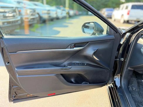 Used 2022 Toyota Camry SE FWD image 25
