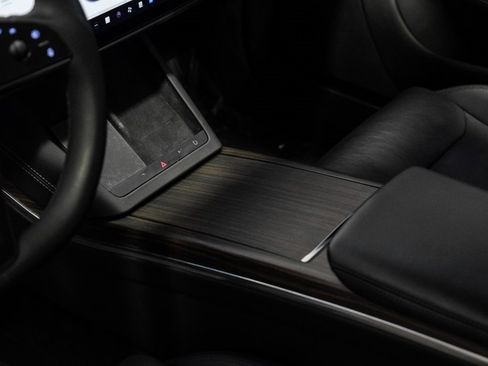 Used 2022 Tesla Model S image 32