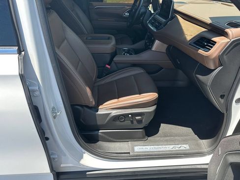 Used 2024 Chevrolet Tahoe High Country w/ Advanced Technology Package AWD/4WD image 13